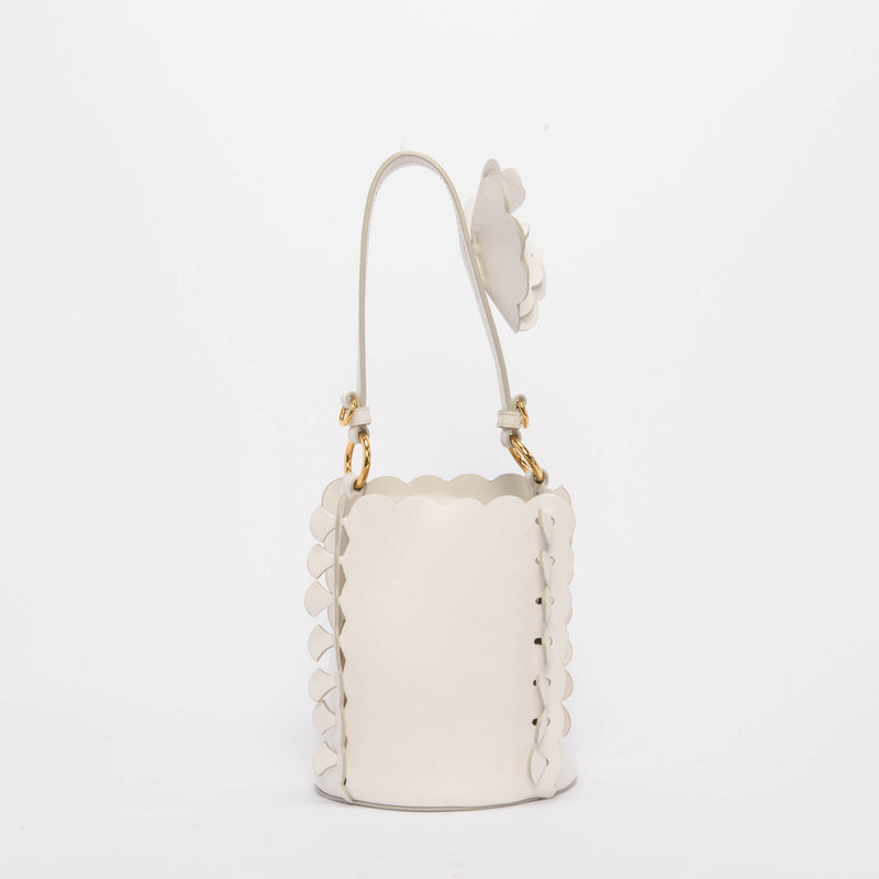 Miu Miu White Calfskin Flower Scalloped Bucket Bag - Blue Spinach