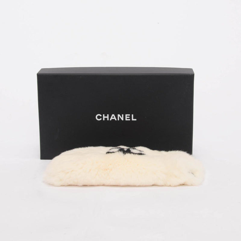 Chanel White Rabbit Fur CC Cuff Bracelet - Blue Spinach