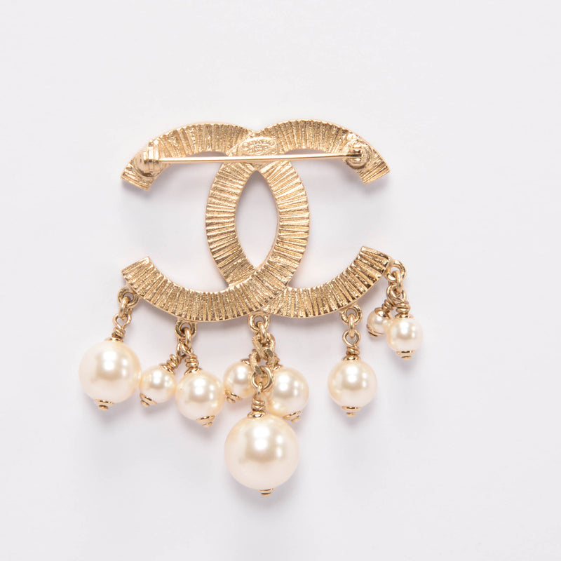 Chanel Light Gold Pearl Detail Brooch - Blue Spinach