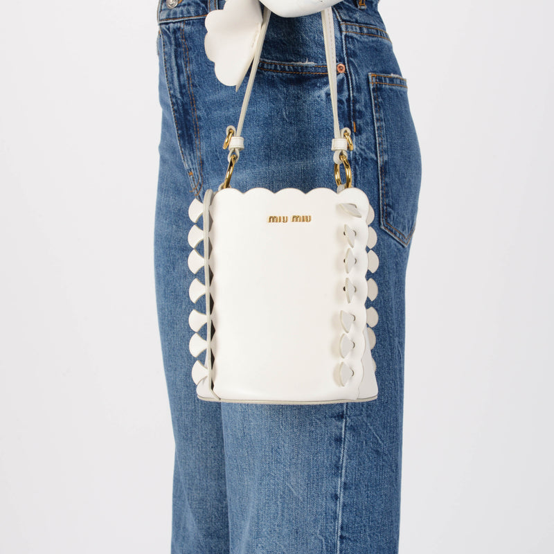 Miu Miu White Calfskin Flower Scalloped Bucket Bag - Blue Spinach