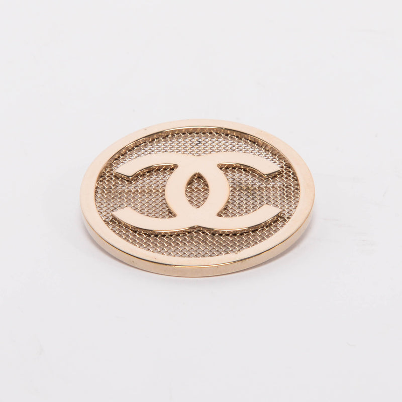 Chanel Light Gold Mesh Round CC Brooch - Blue Spinach