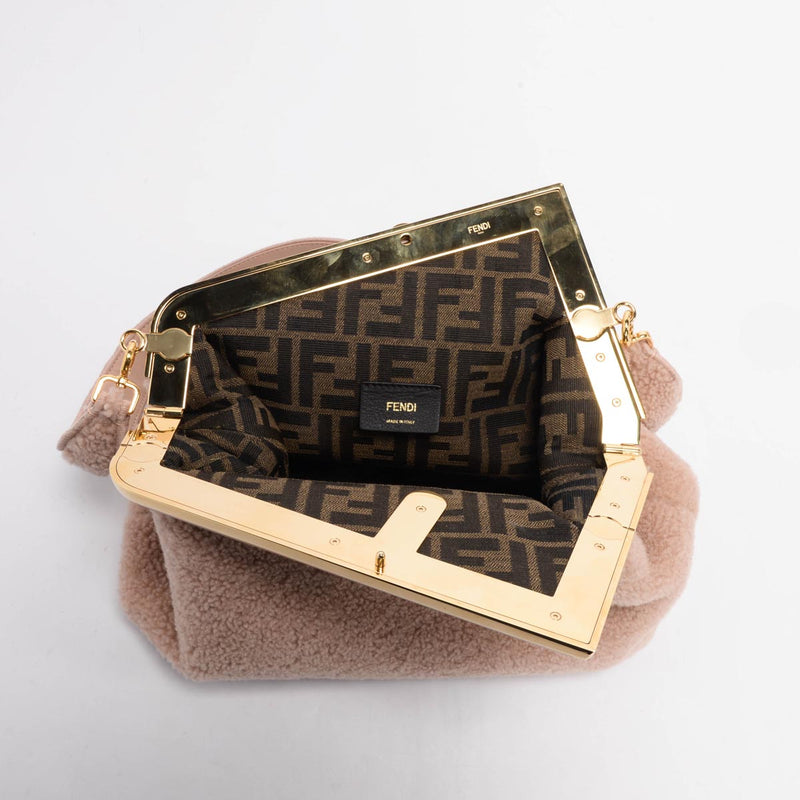 Fendi Rosa Plaster Shearling Medium Fendi First Clutch - Blue Spinach