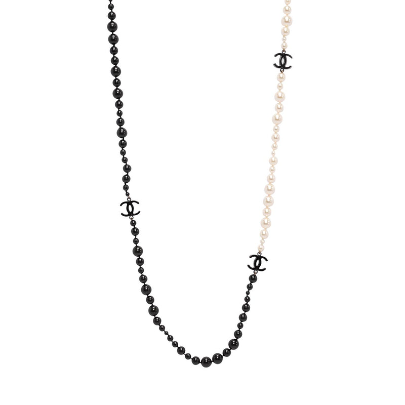 Chanel Black & White Pearl CC Long Necklace - Blue Spinach