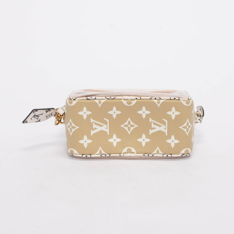 Louis Vuitton Khaki Monogram Giant Beach Pouch - Blue Spinach