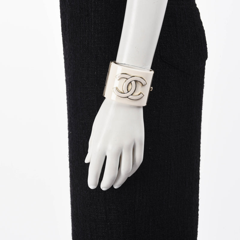 Chanel Cream & Gold Resin CC Cuff - Blue Spinach